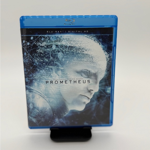 Prometheus Blu-ray Digital HD Movie Ridley Scott Noomi Rapace Charlize Theron - Picture 1 of 3